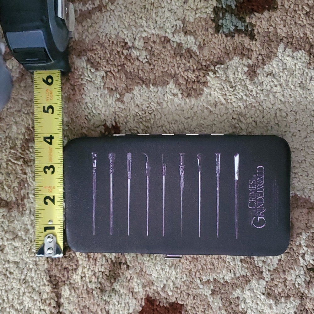 Hinged wallet